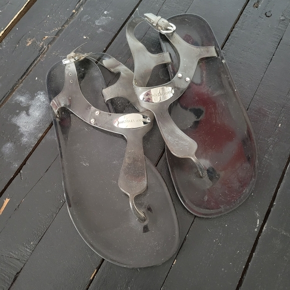 Michael Kors Women's 8 Grey Black Jelly Sandals T-Strap Thongs Spring Summer - Picture 1 of 6